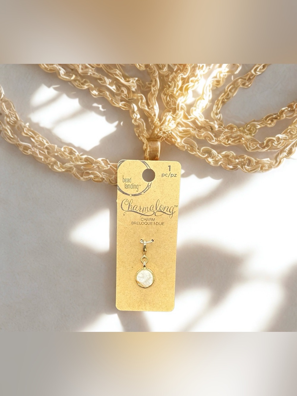 🏷️‼️5/$25🏷️‼️💛BEAD LANDING💛Gold Tone White Druzy Charm/NIP